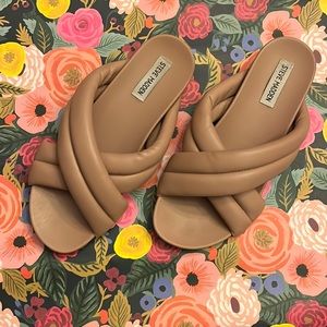 Steve Madden Tan Leather Flat Sandals Size 10
